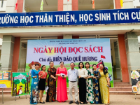 Liên đội THCS Phú An kết hợp cùng cán bộ thư viện nhà trường tổ chức “ngày hội đọc sách” với chủ đề “Biển đảo quê hương”