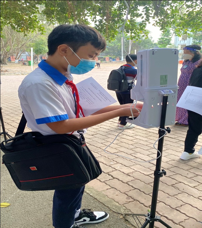 NIỀM VUI CỦA CÔ TRÒ NGÀY ĐẦU TRỞ LẠI TRƯỜNG HỌC SAU BAO THÁNG NGÀY HỌC OLINE