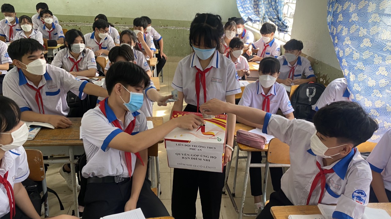 LIÊN ĐỘI TRƯỜNG THCS PHÚ AN QUYÊN GÓP ỦNG HỘ BẠN BỊ BỆNH HIỂM NGHÈO.