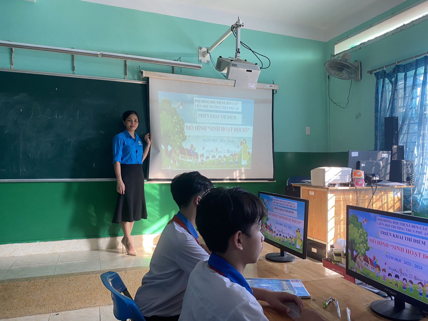 Liên đội THCS Phú An tập huấn triển khai “Mô hình sinh hoạt Đội số” năm học 2023-2024