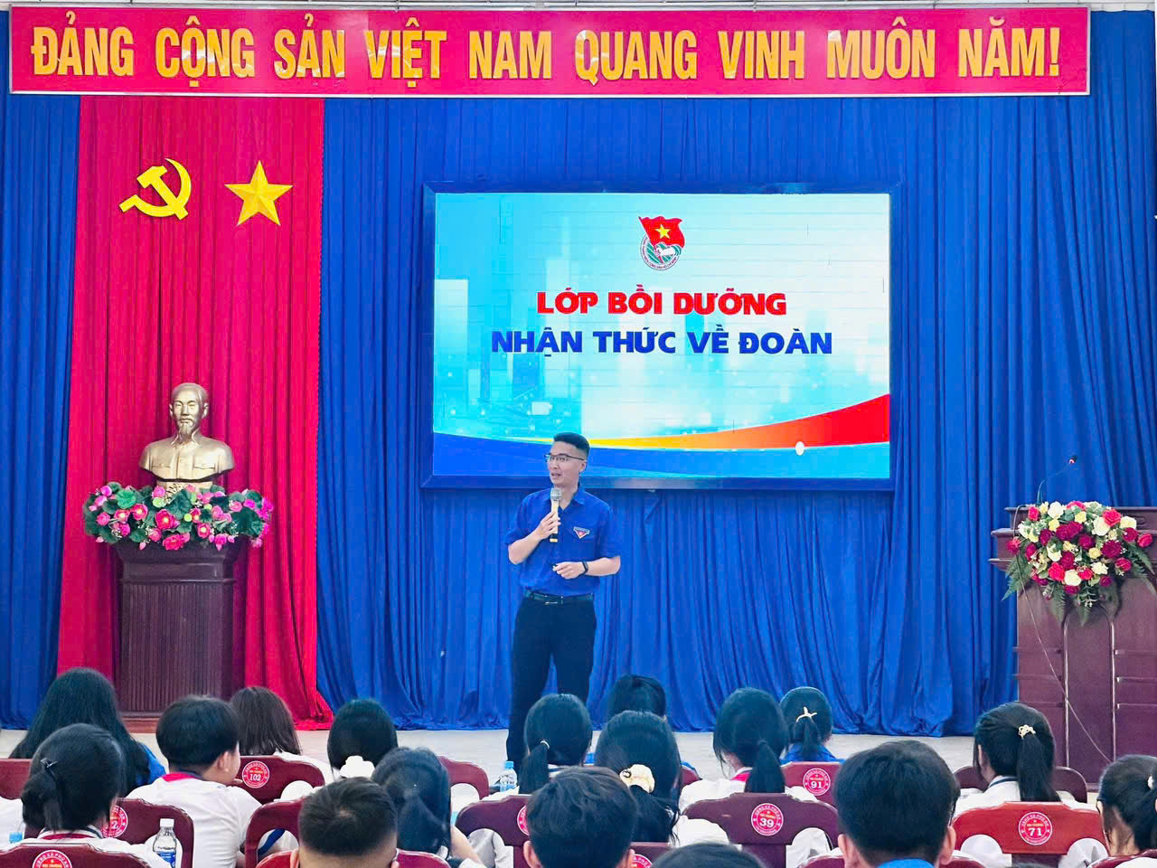 Liên đội trường THCS Phú An kết hợp cùng Chi đoàn trường và Đoàn Xã Phú An tổ chức lớp bồi dưỡng cảm tình Đoàn năm 2025